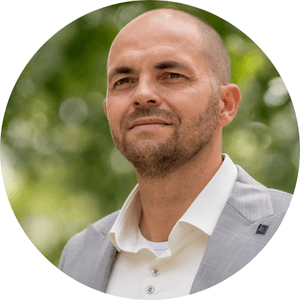 Een portretfoto van Jeroen Dassen, programmamanager HWBP bij Waterschap Limburg