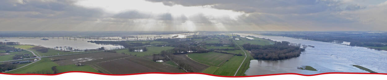 Luchtfoto Heerenwaarden tussen Waal en Maas