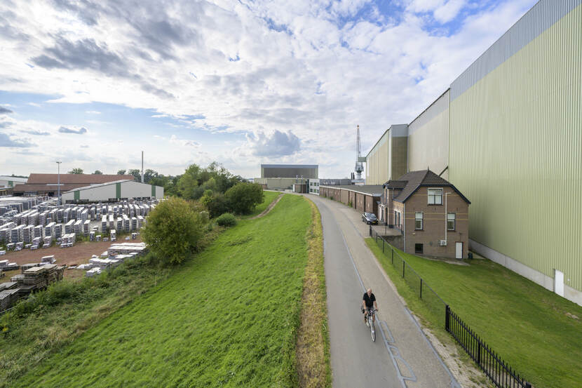 Deest - Boven Leeuwen
